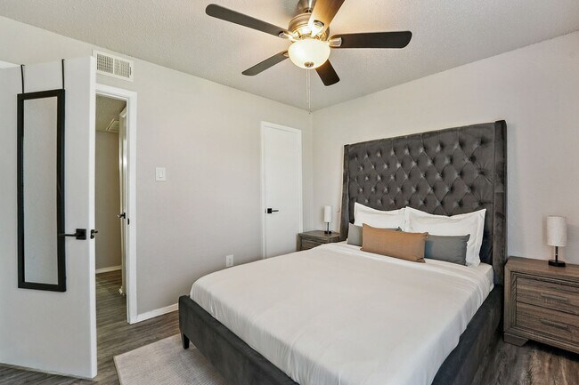 Building Photo - 2553 Thomason Cir