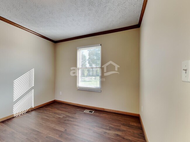 Building Photo - 6588 Taylor Trace Ln