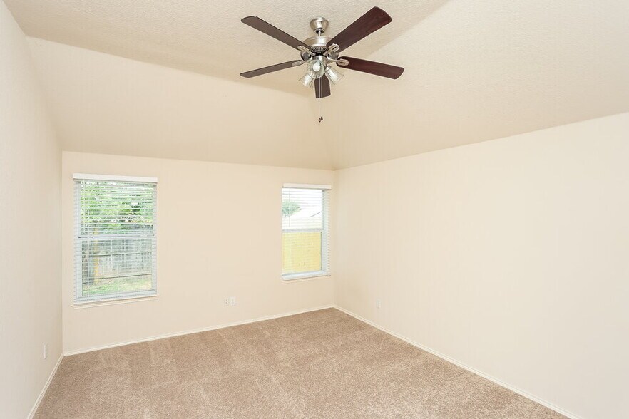 Building Photo - 10849 Braemoor Dr
