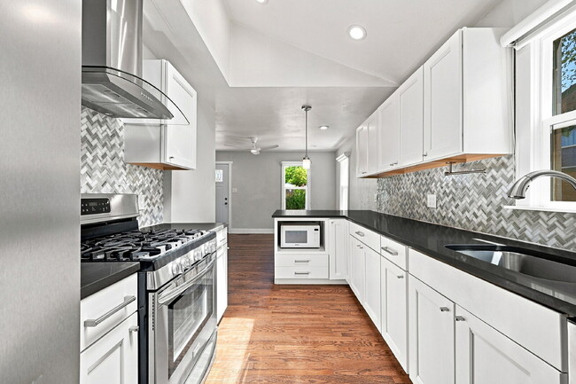 Building Photo - $2,440.95 with $300 off the first month's rent, 2 Beds - 1 Bath, Single Family Home in Denver wit...