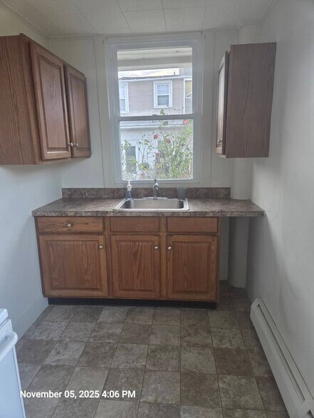 Kitchen - 15 N Richmond St