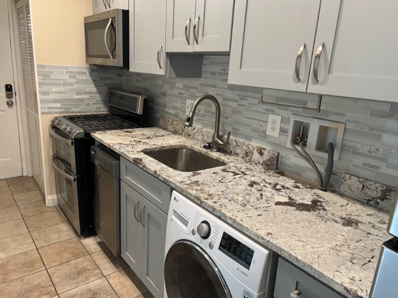 Building Photo - 1825 H St NE