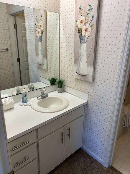 Building Photo - 1930 16th Ave