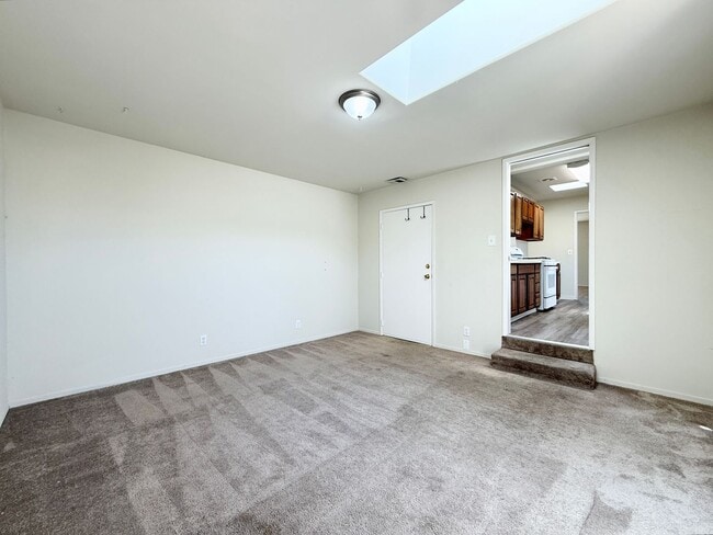 Building Photo - Spacious Ranch-Style Home with Bonus Room ...