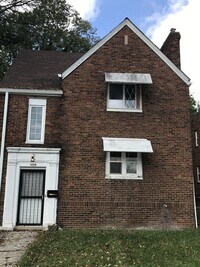 Building Photo - 305 Woodland Ave