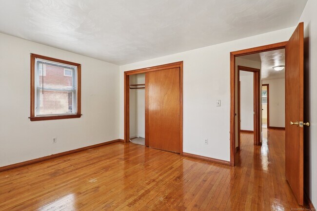 Building Photo - 37 Cumberland Rd
