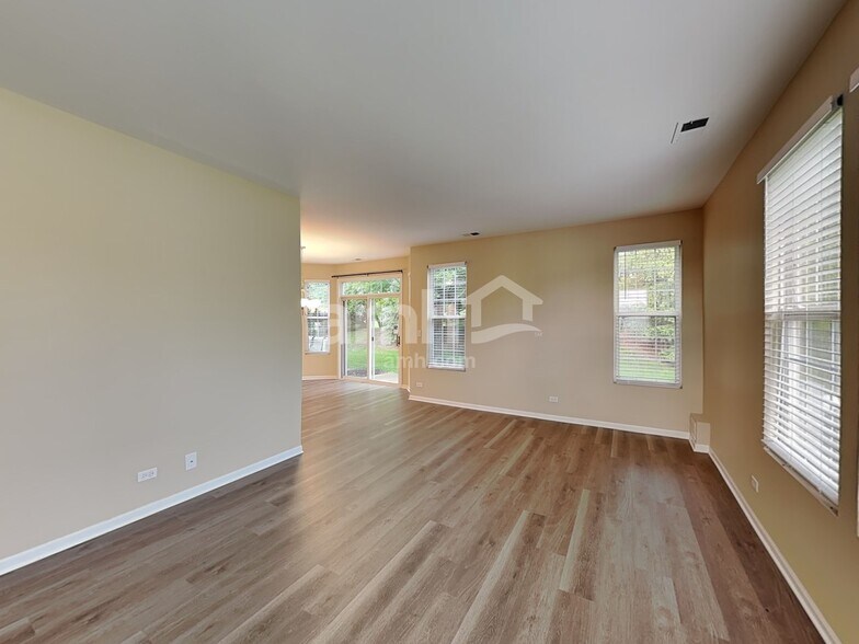 Building Photo - 509 Springbrook Trail N