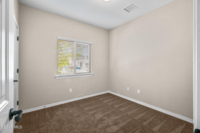 Building Photo - 7877 Enchanted View Dr