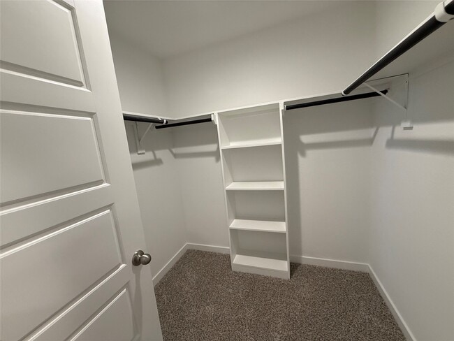 Building Photo - 10325 Sylvan Wds Trl