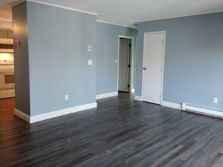 Building Photo - 19 Chapel Hill Dr