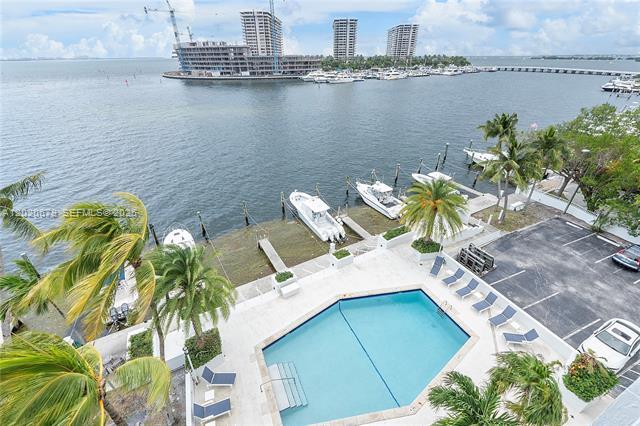 Building Photo - 1600 S Bayshore Ln