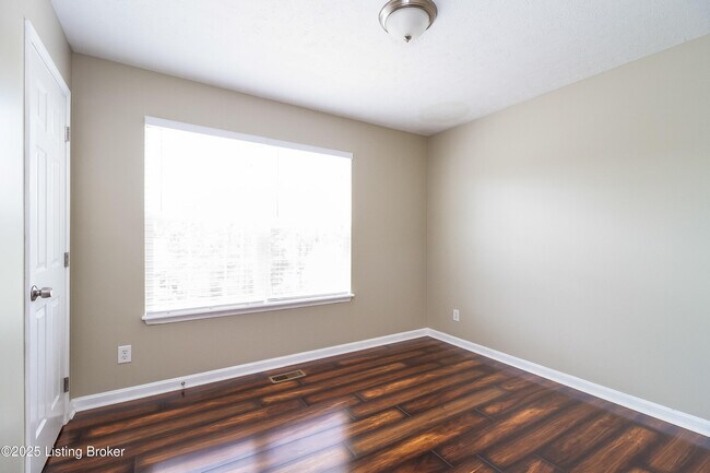 Building Photo - 156 John Court