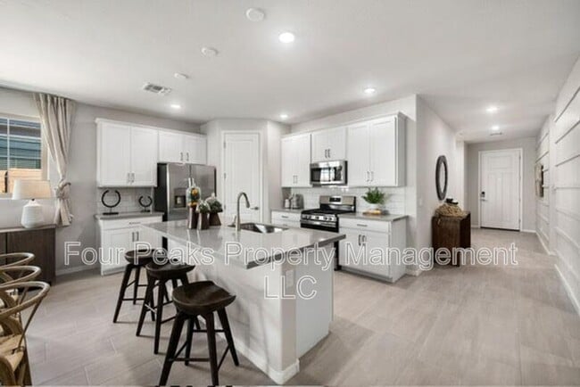 Building Photo - 22808 E Roundup Way