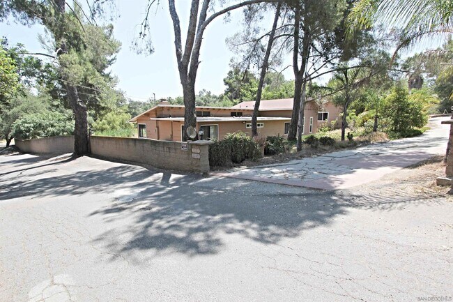 Building Photo - 12785 Cobblestone Creek Rd