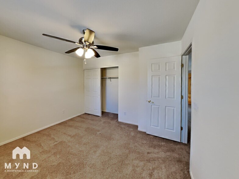 Building Photo - 4230 E Deer Dancer Way