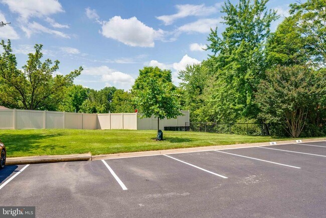 Building Photo - 12209 Fairfield House Dr