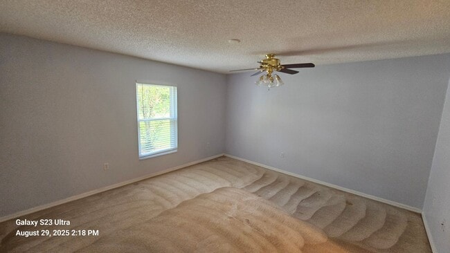 Building Photo - Beautiful 3/2/2 Pool Home on Oversized Lot in Quail Hollow