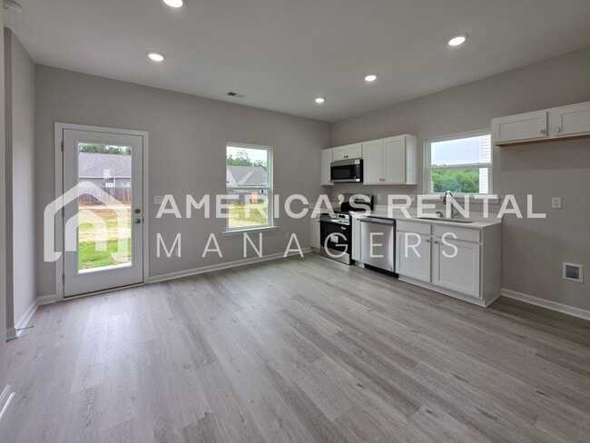 Building Photo - New Construction Townhome for Rent in Clanton!