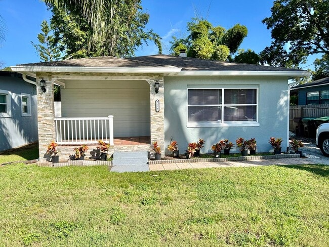 Building Photo - Gorgeous updated 2-bedroom 2-bath home with garage and fenced in backyard