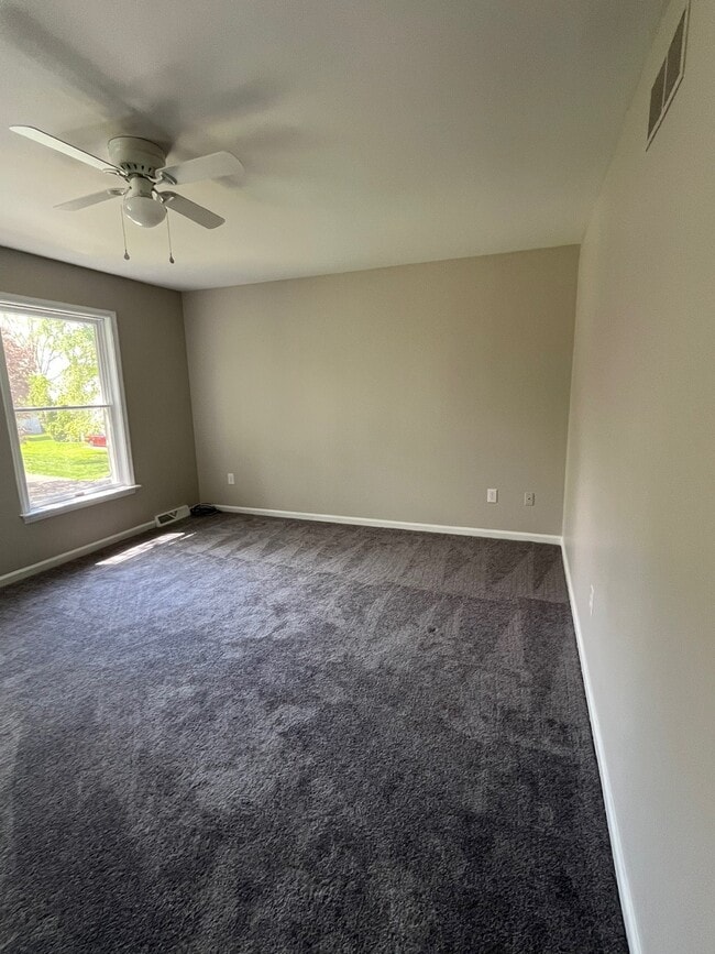 Building Photo - 555 Nemoral St