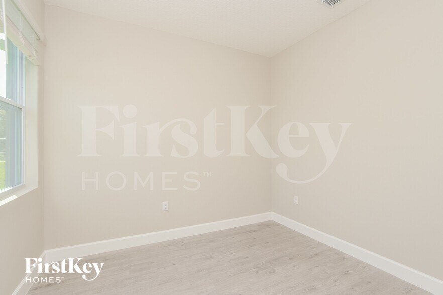 Building Photo - 109 Hillock Ave NW