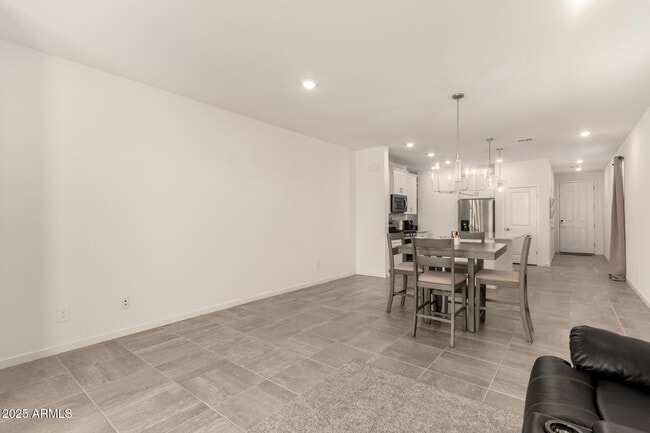 Building Photo - 3022 Hayden Rose Ave