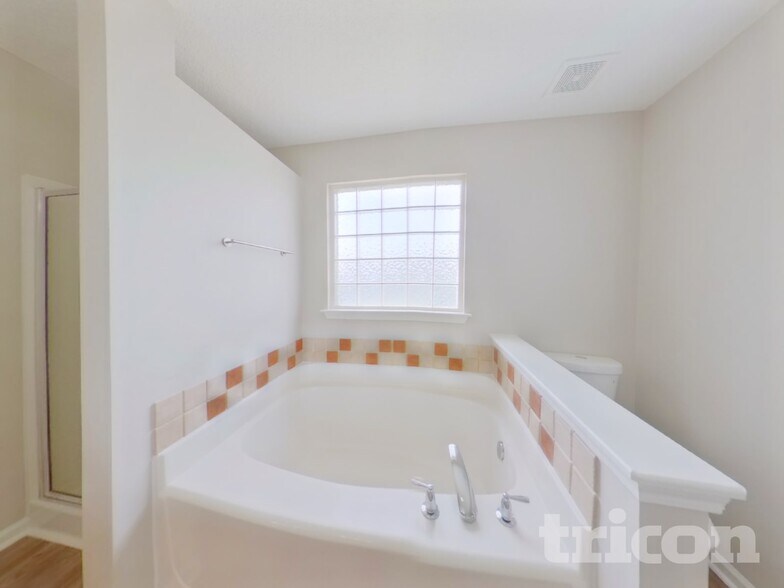 Building Photo - 3010 Thistlewood Cir