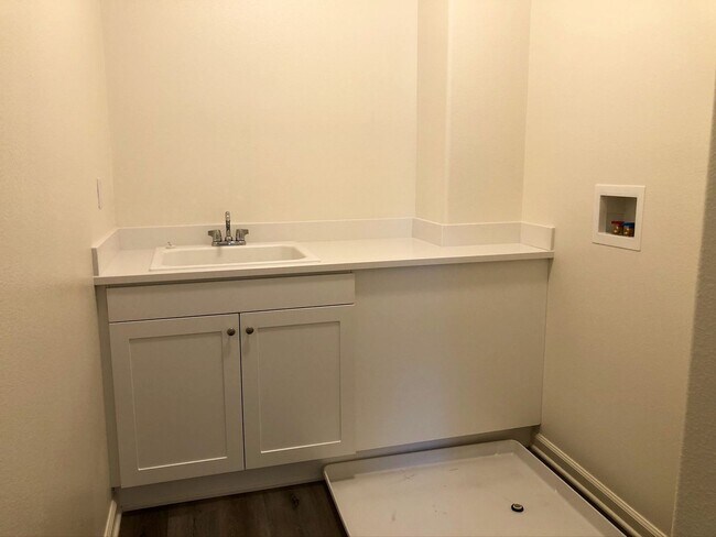 Building Photo - Long Term - Spacious 4 Bedroom Home @ Terra Lago in Indio!