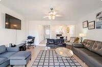 Building Photo - 400 17th Ave S