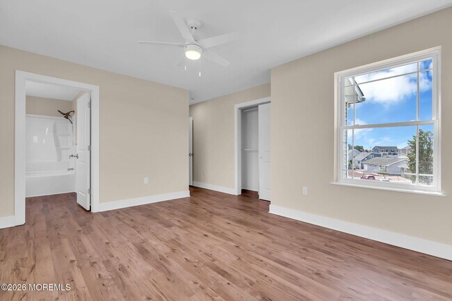 Building Photo - 58 Cove Rd