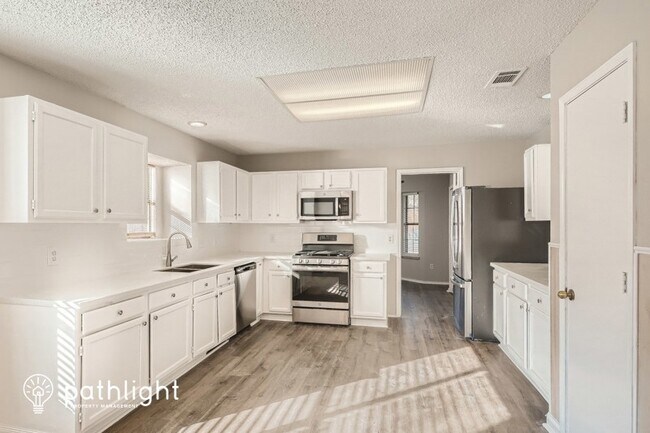 Building Photo - 2525 Brushwood Ln
