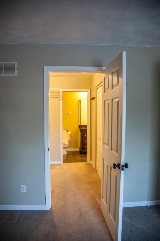 Building Photo - 33 Old Orchard Ln