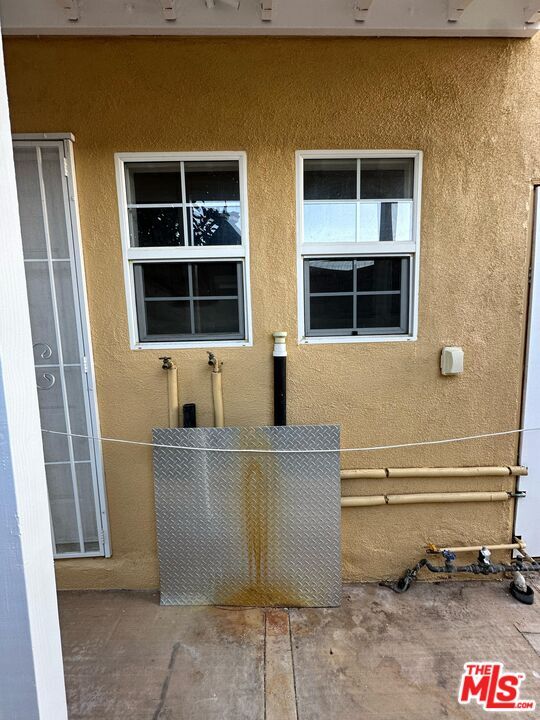 Building Photo - 10429 Oro Vista Ave