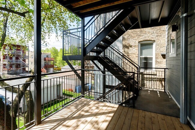 Building Photo - 1648 N Rockwell St