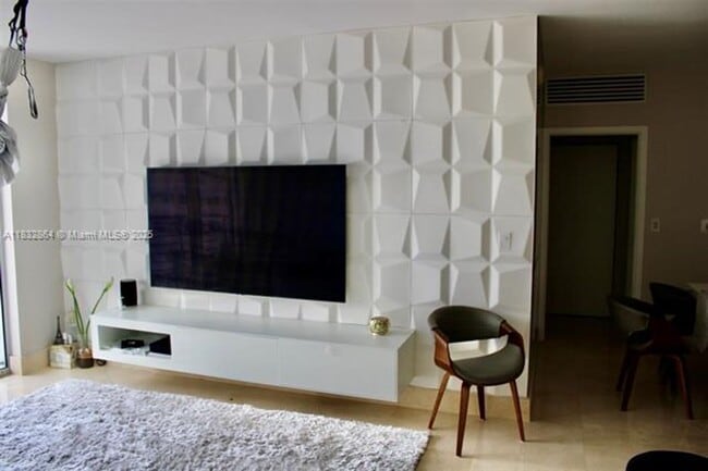 Building Photo - 325 S Biscayne Blvd