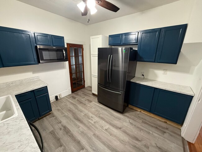 Building Photo - 1/2 OFF 1st MONTH'S RENT - Cozy Home w/ La...