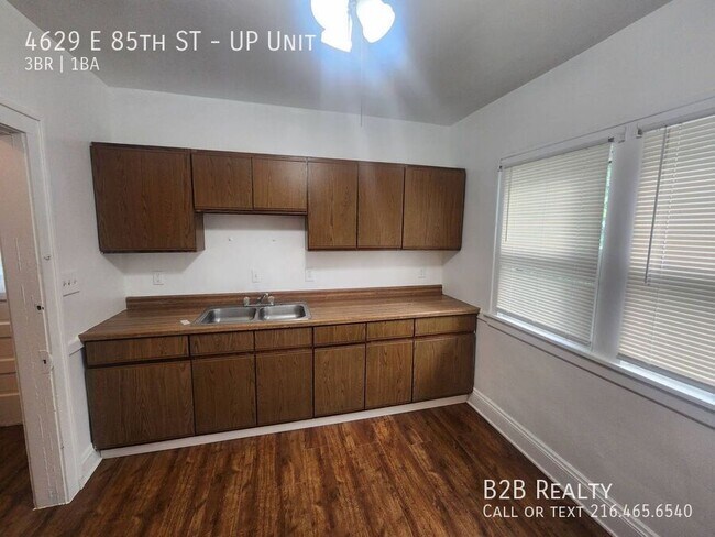 Building Photo - 4629 E 85th St