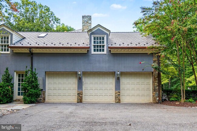 Building Photo - 8705 Belmart Rd
