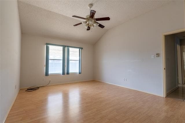Building Photo - 1403 Chesapeake Dr