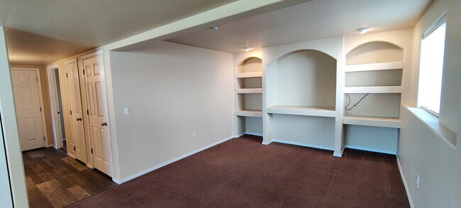 Building Photo - 1721 W Cimarron Ln