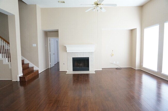 Building Photo - 2114 Madewood Dr
