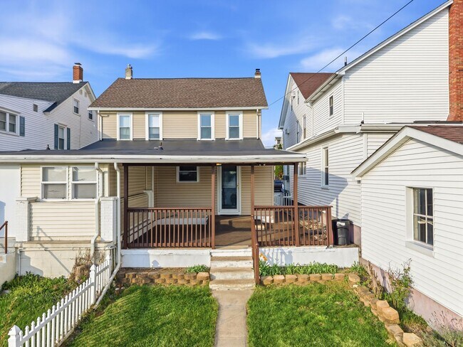 Building Photo - 1130 3rd St