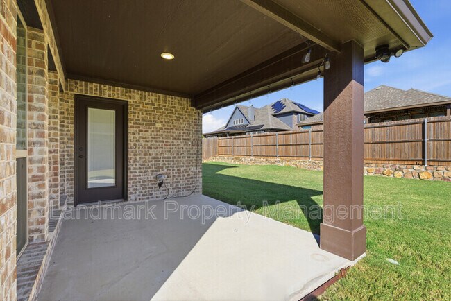 Building Photo - 310 Marigold Ct