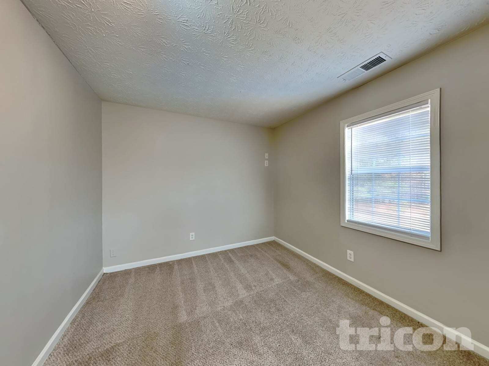 Building Photo - 235 Red Maple Dr