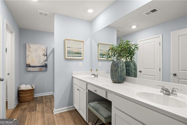 Building Photo - 2546 States Ave