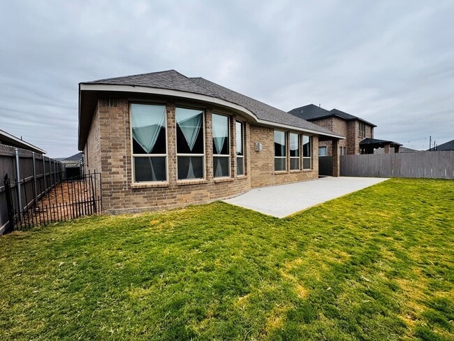 Building Photo - 8632 Alnwick Dr