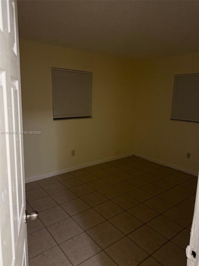 Building Photo - 304 NW 6th Ave