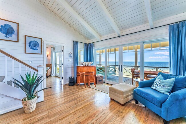 Building Photo - 850 Gulf Shore Dr