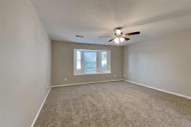 Building Photo - 5346 Yale Dr