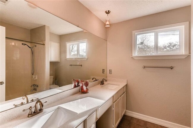 Building Photo - 8901 Jesse James Dr